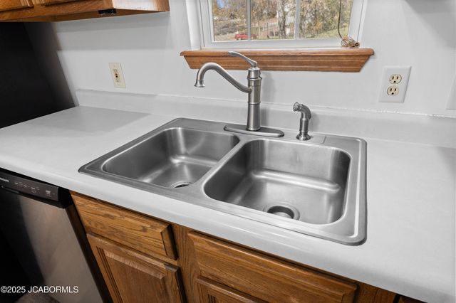 3917 VICKIE DRIVE, Jefferson City, MO 65109