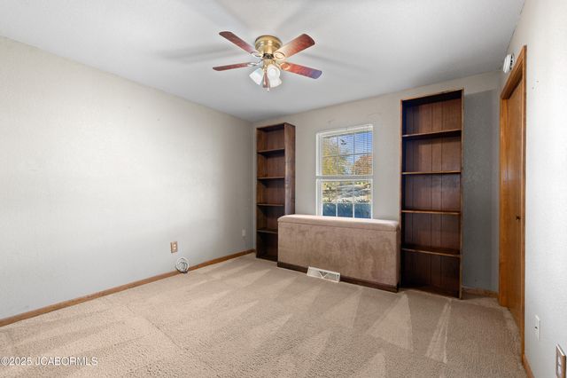 3917 VICKIE DRIVE, Jefferson City, MO 65109