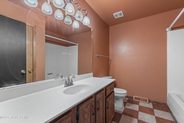 3917 VICKIE DRIVE, Jefferson City, MO 65109