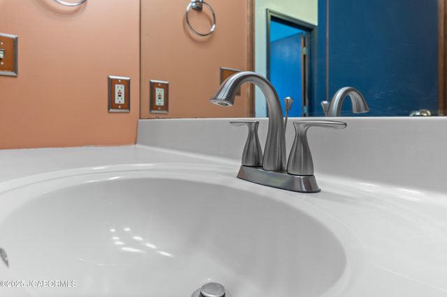 3917 VICKIE DRIVE, Jefferson City, MO 65109