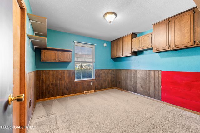 3917 VICKIE DRIVE, Jefferson City, MO 65109