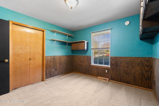 3917 VICKIE DRIVE, Jefferson City, MO 65109