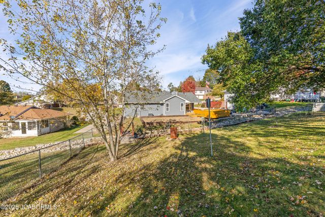 3917 VICKIE DRIVE, Jefferson City, MO 65109