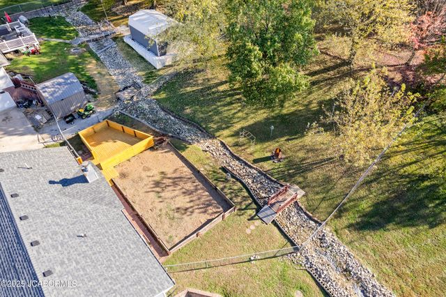 3917 VICKIE DRIVE, Jefferson City, MO 65109