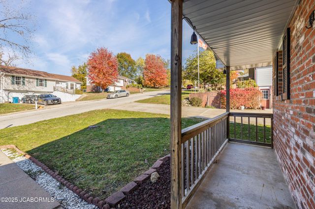 3917 VICKIE DRIVE, Jefferson City, MO 65109