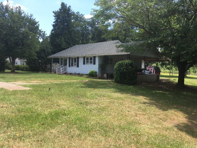 406 Pine Hill Road, Saint Matthews, SC 29135