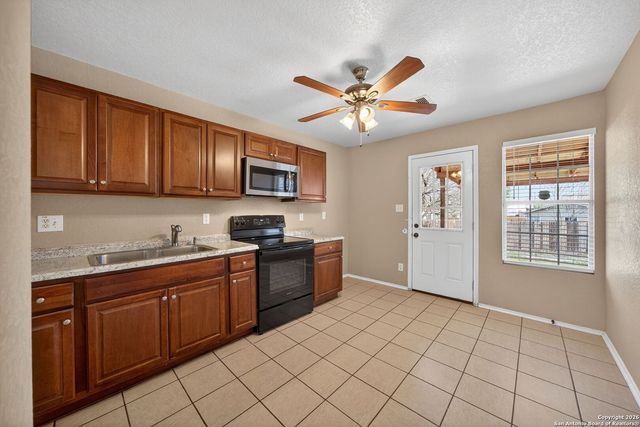 10011 SOUTHERN SUN, San Antonio, TX 78245