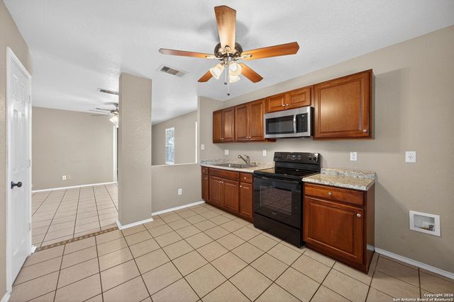 10011 SOUTHERN SUN, San Antonio, TX 78245