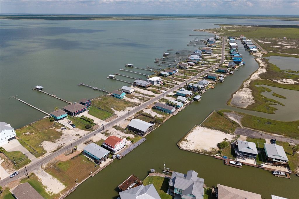 284 Kingfish Dr, Rockport, TX 78382 — photo 5