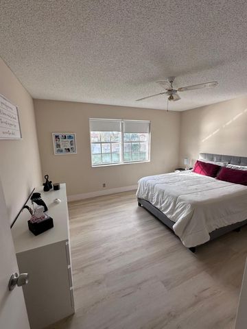 365 SW 86th Avenue 207, Pembroke Pines, FL 33025