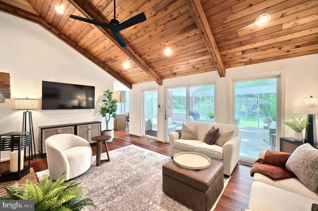910 SHENANDOAH LN, York, PA 17404