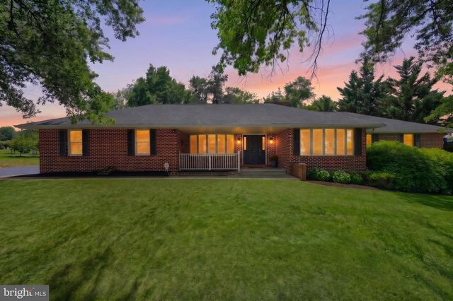 910 SHENANDOAH LN, York, PA 17404