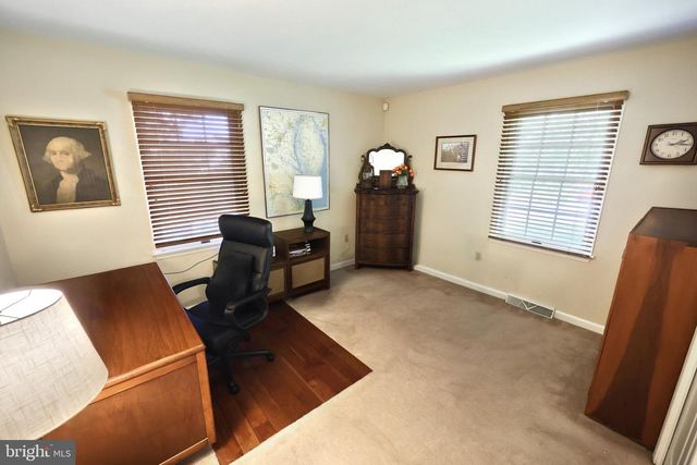 910 SHENANDOAH LN, York, PA 17404