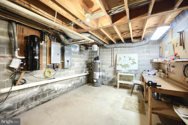 910 SHENANDOAH LN, York, PA 17404