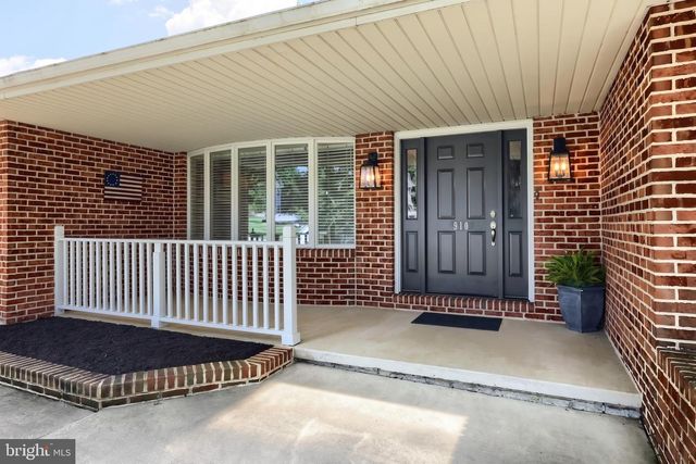 910 SHENANDOAH LN, York, PA 17404