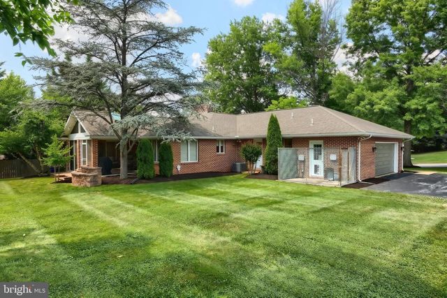910 SHENANDOAH LN, York, PA 17404