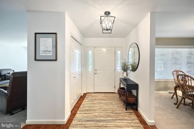910 SHENANDOAH LN, York, PA 17404