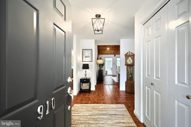 910 SHENANDOAH LN, York, PA 17404