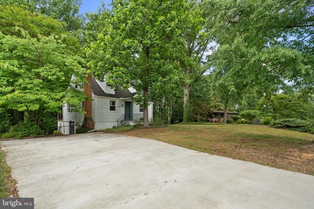 5604 EDGEMONT DR, Alexandria, VA 22310