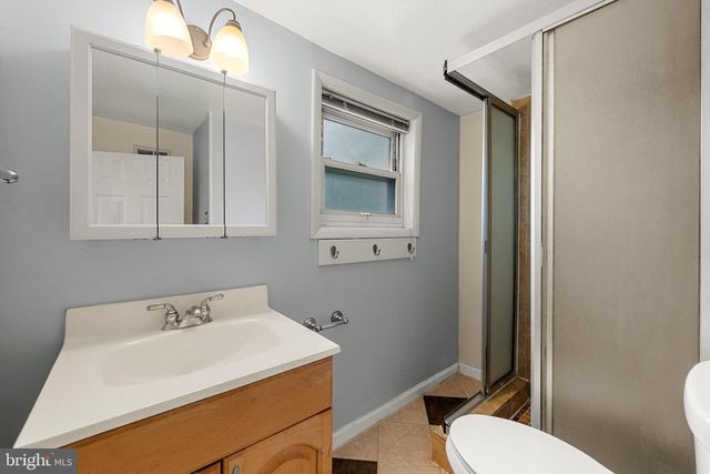 5604 EDGEMONT DR, Alexandria, VA 22310