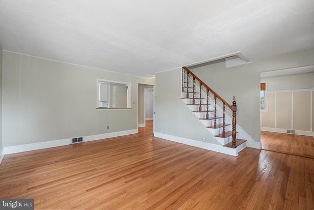 5604 EDGEMONT DR, Alexandria, VA 22310