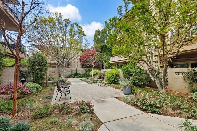 1235 S Orange Grove Boulevard, Pasadena, CA 91105