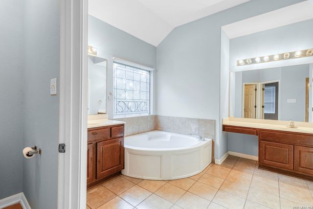 9116 Perdernales Rio, Helotes, TX 78023