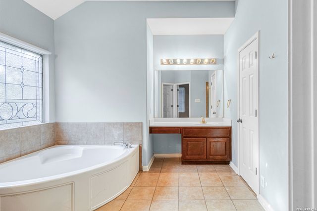 9116 Perdernales Rio, Helotes, TX 78023