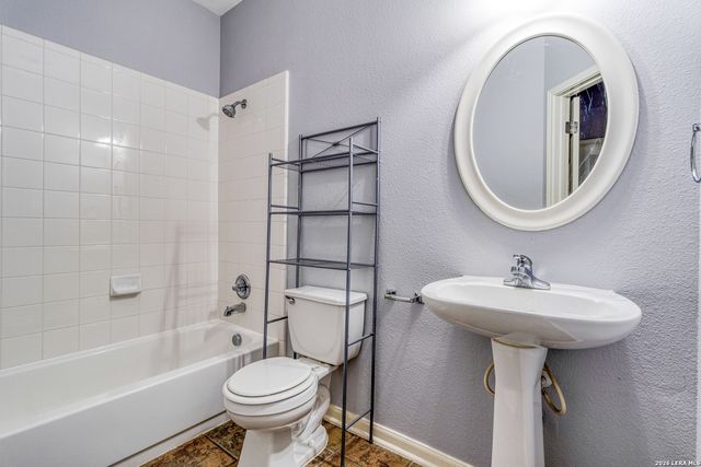 9116 Perdernales Rio, Helotes, TX 78023
