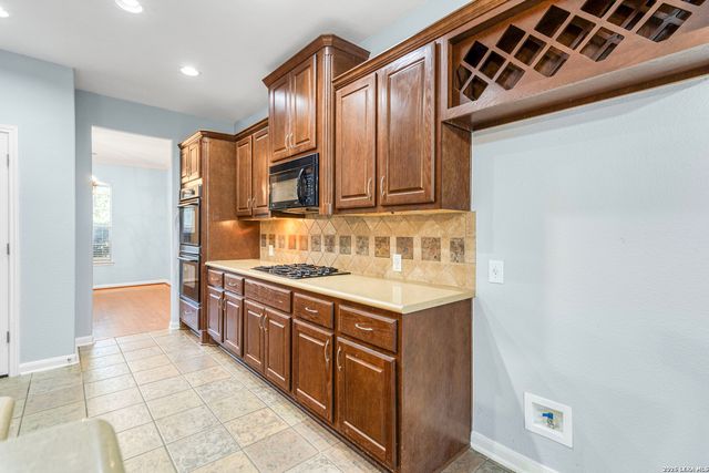 9116 Perdernales Rio, Helotes, TX 78023