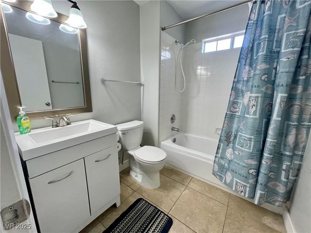 3450 Erva Street 248, Las Vegas, NV 89117