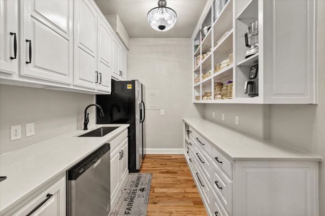 1765 N Mockingbird Lane, Midlothian, TX 76065