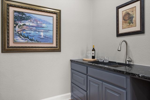 1765 N Mockingbird Lane, Midlothian, TX 76065