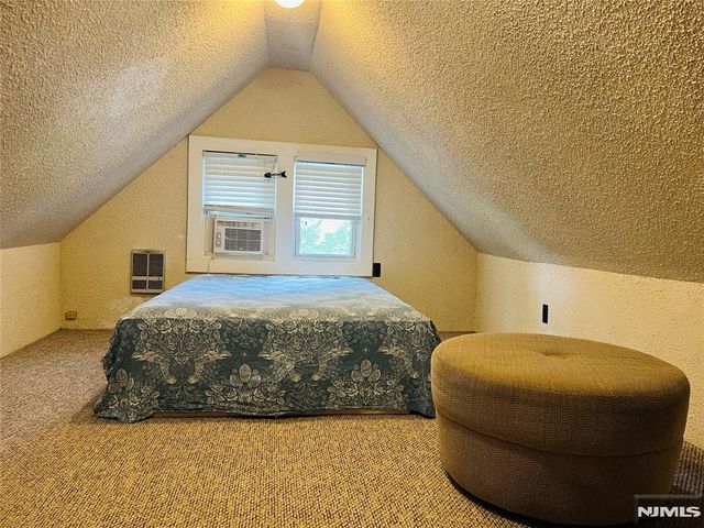 31 Dean Street, Glen Rock, NJ 07452