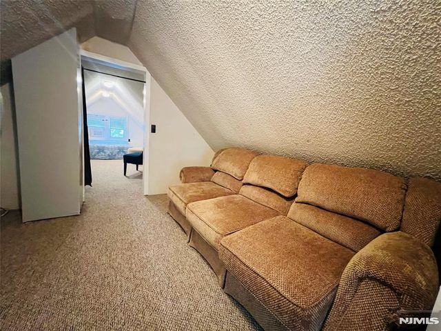 31 Dean Street, Glen Rock, NJ 07452