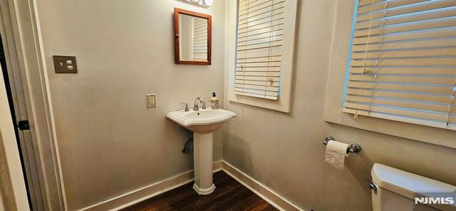 31 Dean Street, Glen Rock, NJ 07452