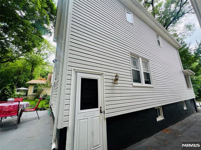 31 Dean Street, Glen Rock, NJ 07452