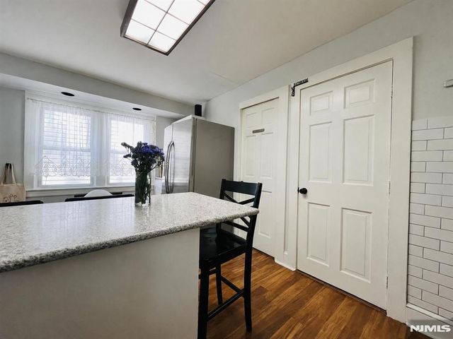31 Dean Street, Glen Rock, NJ 07452