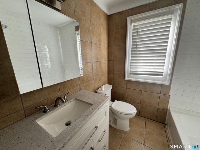 75 Saltonstall Parkway 3C, East Haven, CT 06512