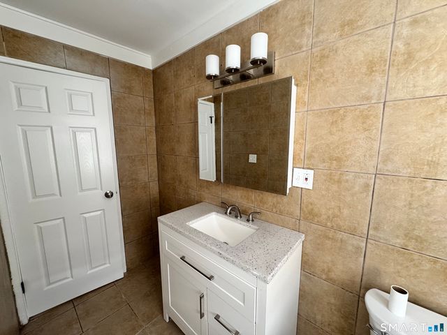 75 Saltonstall Parkway 3C, East Haven, CT 06512