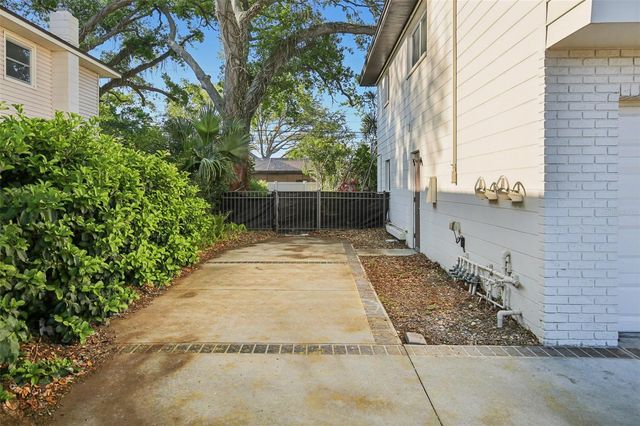 13764 86TH AVENUE, Seminole, FL 33776