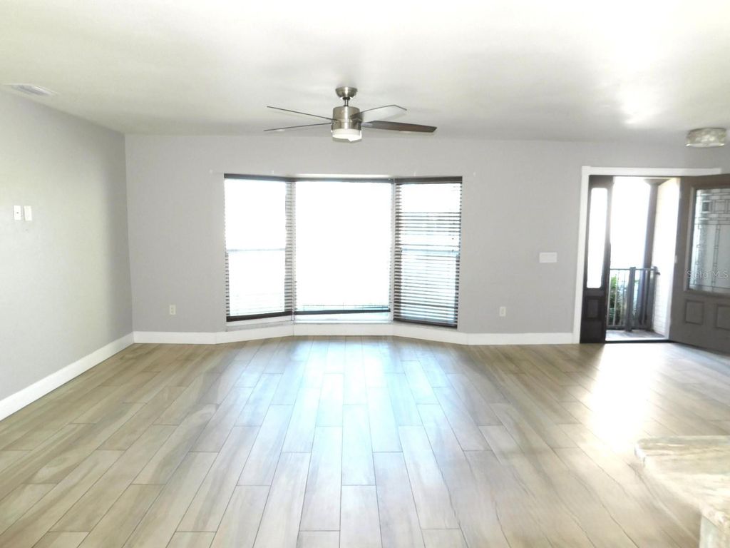 Image 2 of property listing at 13764 86TH AVENUE, Seminole, FL 33776