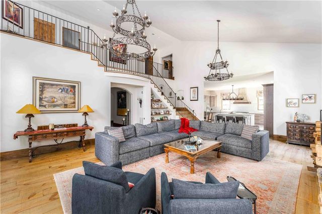 3118 W Roxboro Road NE, Atlanta, GA 30324