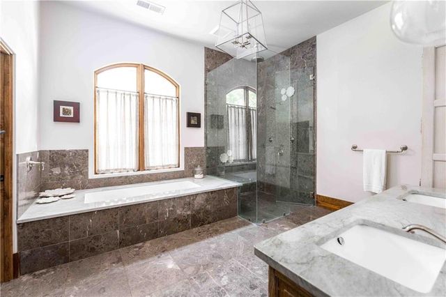 3118 W Roxboro Road NE, Atlanta, GA 30324