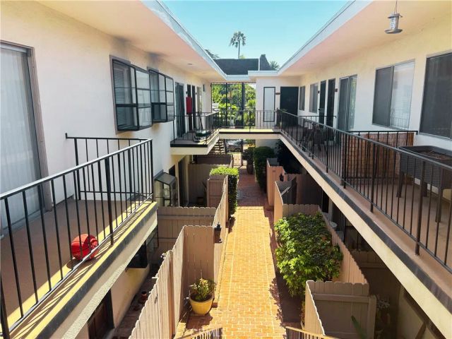 1522 S Centinela Ave 204, Los Angeles, CA 90025