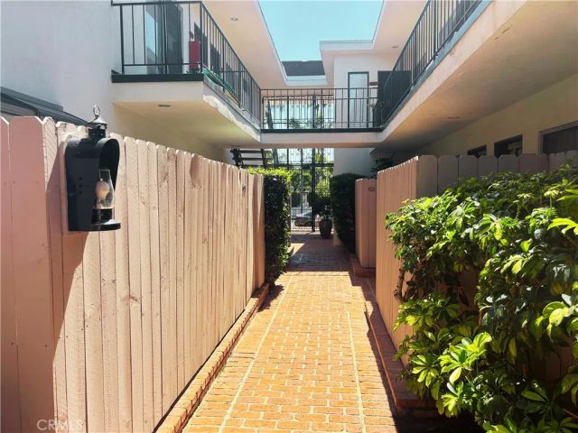 1522 S Centinela Ave 204, Los Angeles, CA 90025