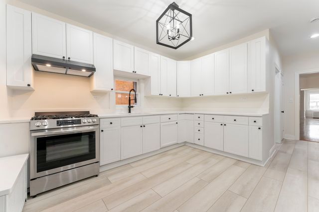 1027 N Harlem Avenue 1, Oak Park, IL 60302