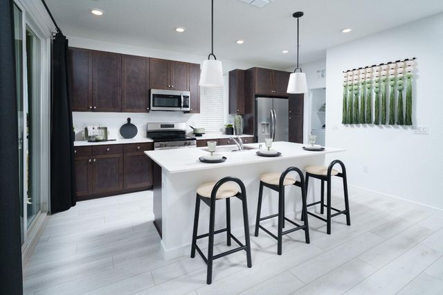 1127 Bellawood Dr, Galt, CA 95632