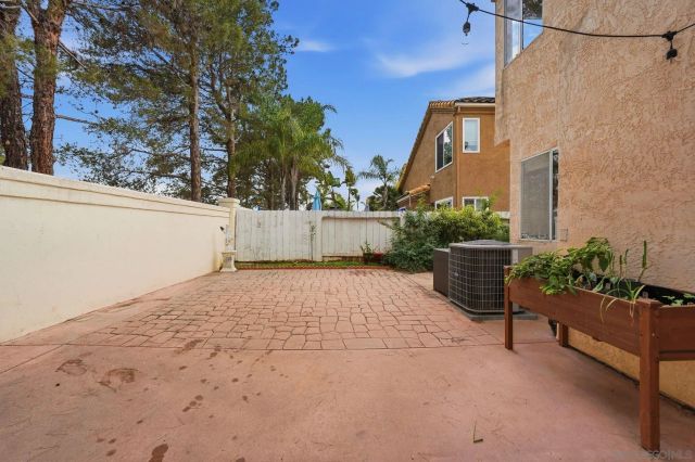 12233 Via Hacienda, El Cajon, CA 92019