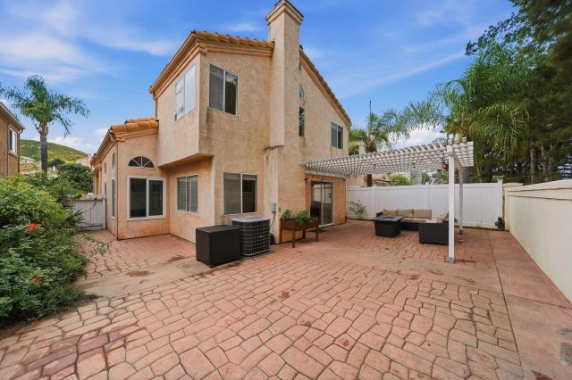 12233 Via Hacienda, El Cajon, CA 92019
